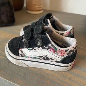 VANS size 3.5 toddler baby. Cheers and flower pattern.